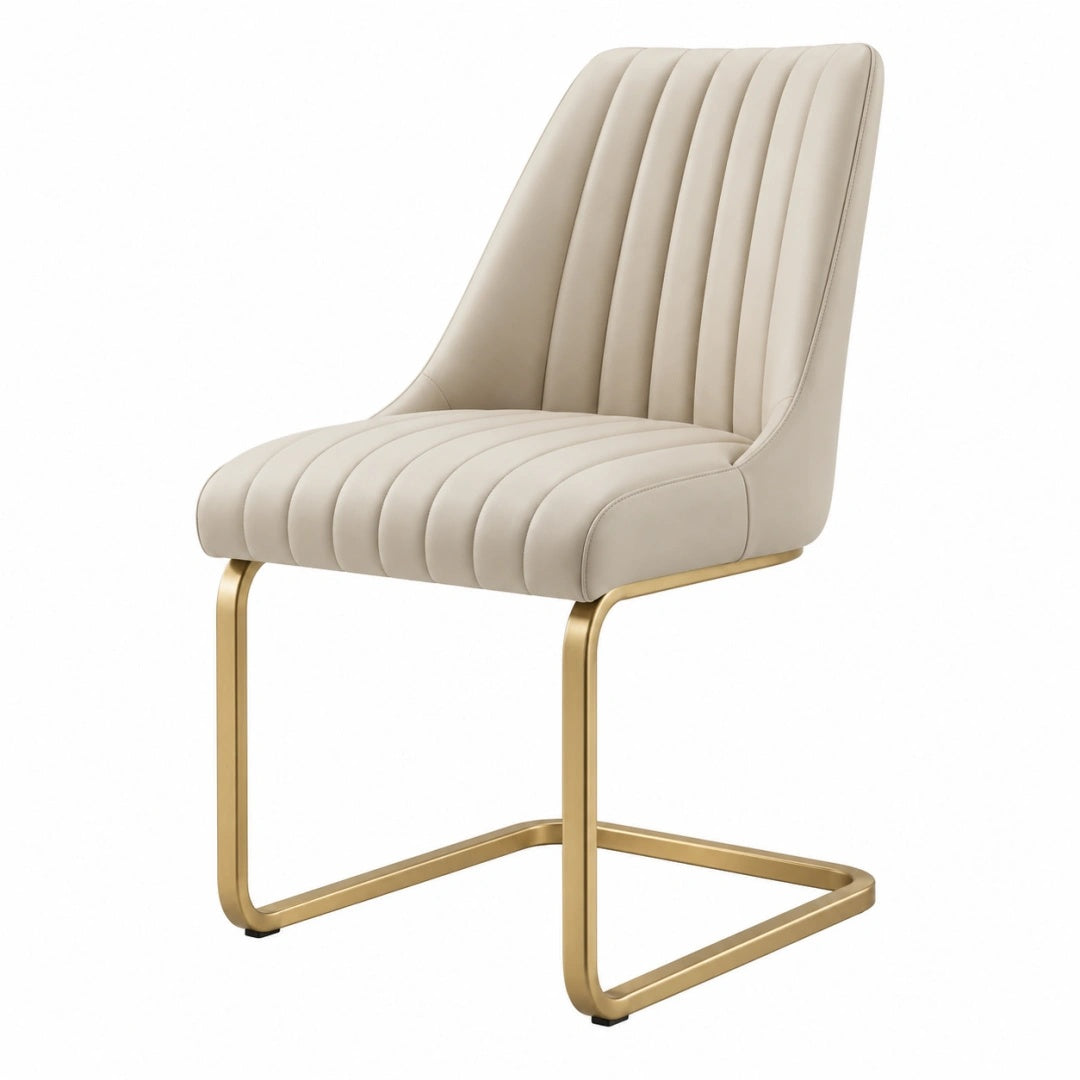 Chaise de salle à manger 50 x 60 x 90 cm en similicuir beige avec piètement métal doré style contemporain